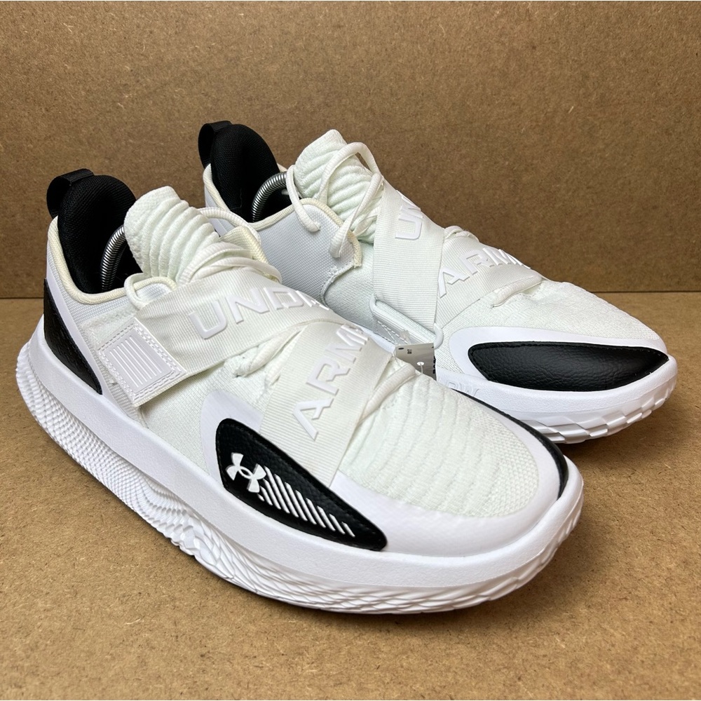 New Under Armour Flow FUTR X 4 'White Black Mens size 9.5/ Womens 11